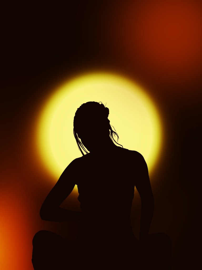 silhouette_woman_meditation